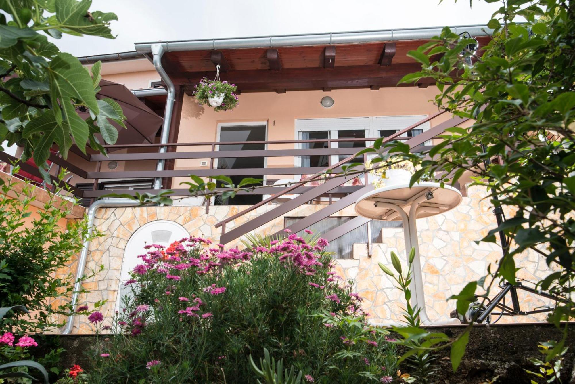 Apartment Alba Medveja Luaran gambar